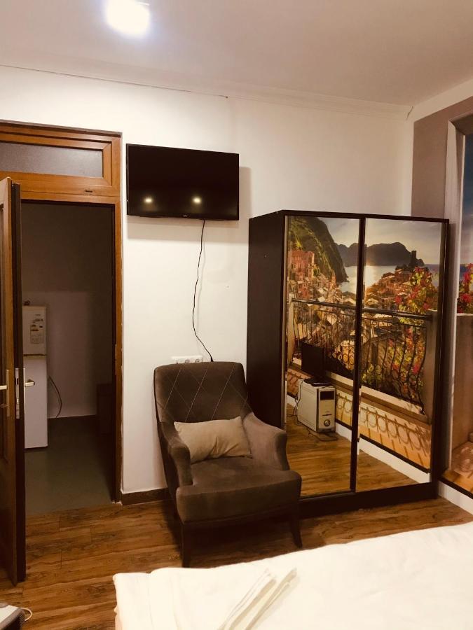 Studio Apartment Near Republic Square Erivan Exterior foto