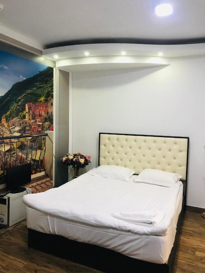 Studio Apartment Near Republic Square Erivan Exterior foto